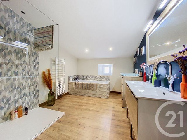 maison à vendre - 5 pièces - 205.57 m2 - ECHILLAIS - 17 - POITOU-CHARENTES - Century 21 L'Arsenal