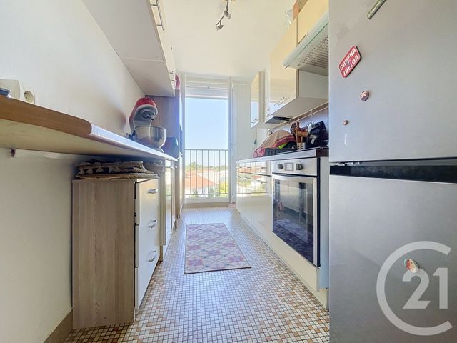 Appartement F4 à vendre - 4 pièces - 67.91 m2 - ROCHEFORT - 17 - POITOU-CHARENTES - Century 21 L'Arsenal
