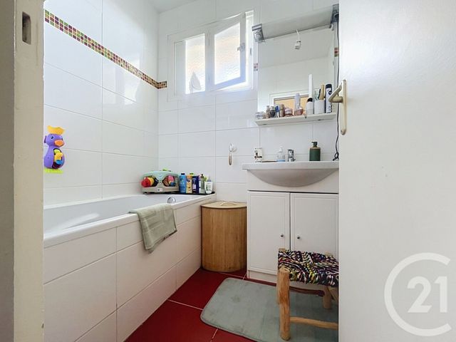 Appartement F4 à vendre - 4 pièces - 67.91 m2 - ROCHEFORT - 17 - POITOU-CHARENTES - Century 21 L'Arsenal