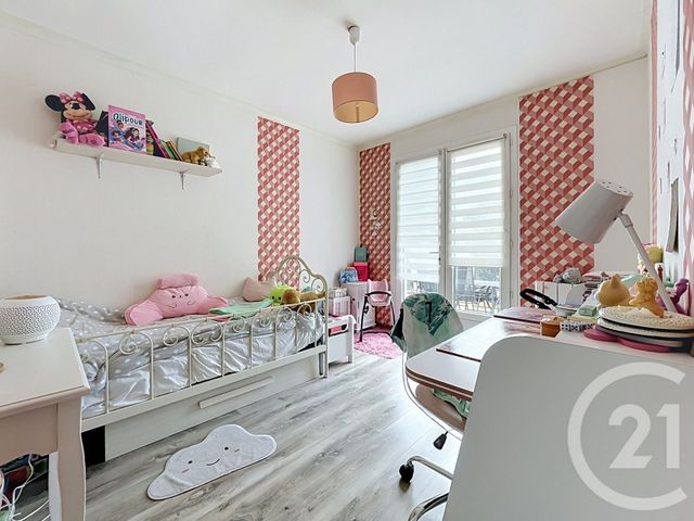 maison à vendre - 5 pièces - 142.0 m2 - TONNAY CHARENTE - 17 - POITOU-CHARENTES - Century 21 L'Arsenal