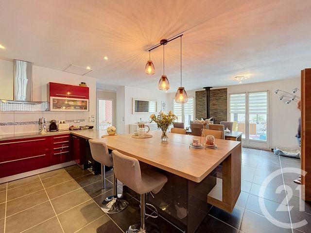 maison à vendre - 5 pièces - 142.0 m2 - TONNAY CHARENTE - 17 - POITOU-CHARENTES - Century 21 L'Arsenal