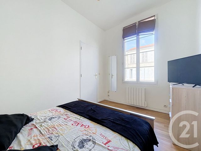 Appartement à vendre - 2 pièces - 37.3 m2 - ROCHEFORT - 17 - POITOU-CHARENTES - Century 21 L'Arsenal