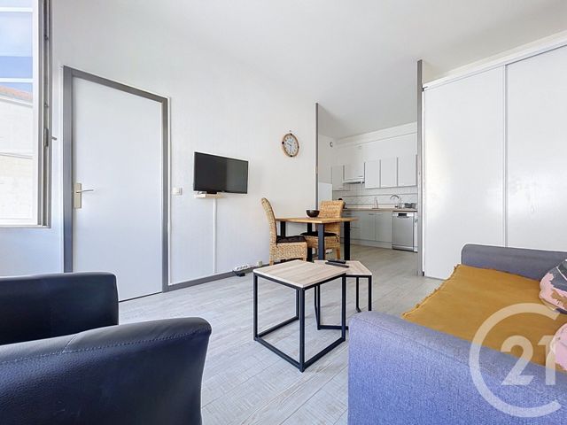 Appartement à vendre - 2 pièces - 37.3 m2 - ROCHEFORT - 17 - POITOU-CHARENTES - Century 21 L'Arsenal