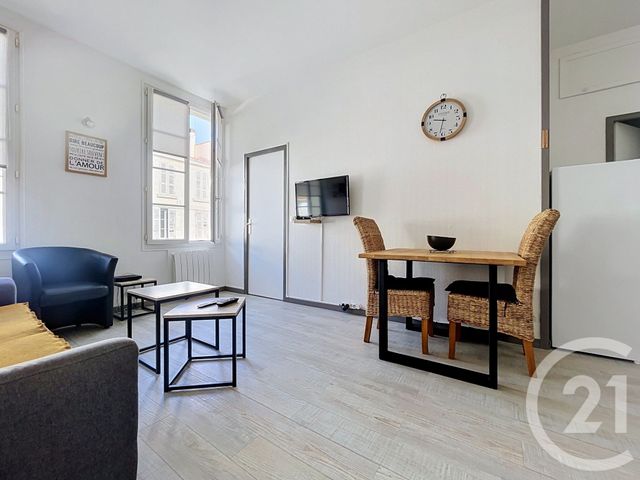 Appartement à vendre - 2 pièces - 37.3 m2 - ROCHEFORT - 17 - POITOU-CHARENTES - Century 21 L'Arsenal