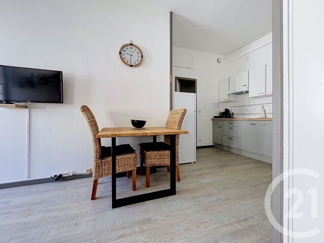 Appartement à vendre - 2 pièces - 37.3 m2 - ROCHEFORT - 17 - POITOU-CHARENTES - Century 21 L'Arsenal