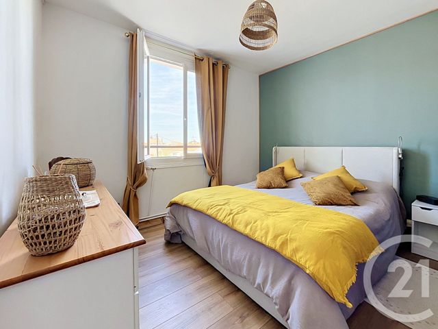 Appartement F3 à vendre - 4 pièces - 74.0 m2 - ROCHEFORT - 17 - POITOU-CHARENTES - Century 21 L'Arsenal
