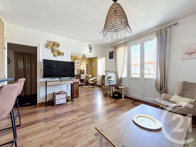 Appartement F3 à vendre - 4 pièces - 74.0 m2 - ROCHEFORT - 17 - POITOU-CHARENTES - Century 21 L'Arsenal